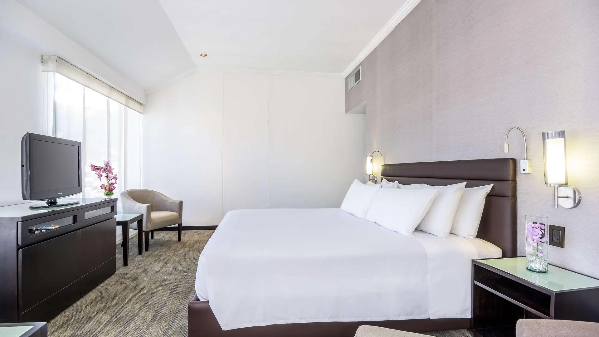 Nh Collection Quito Royal Hotel