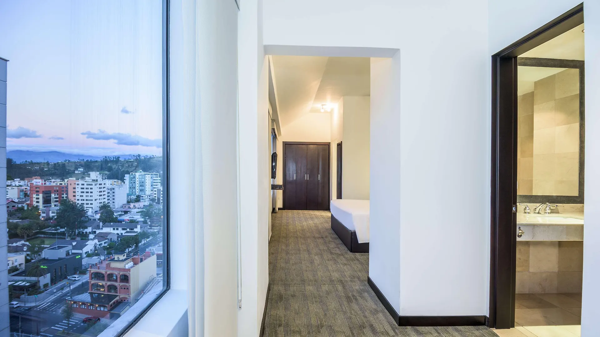 Nh Collection Quito Royal Hotel