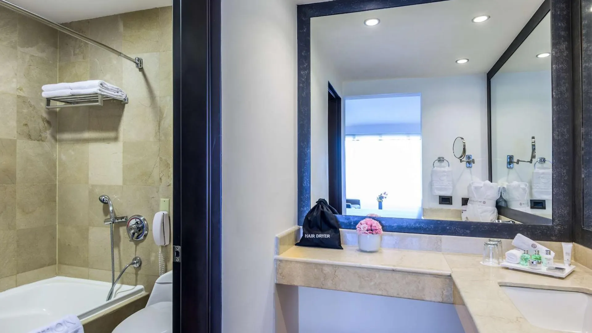Nh Collection Quito Royal Hotel